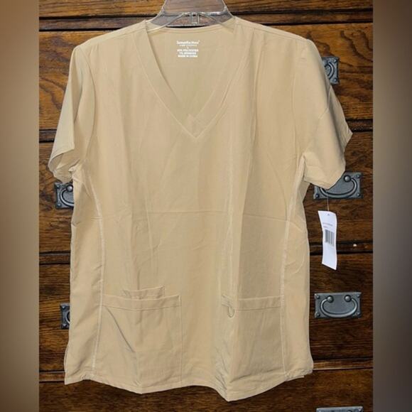 Samantha Mara Tops - NWT! Samantha Mara Multi Pocket Scrub Top 21” P2P